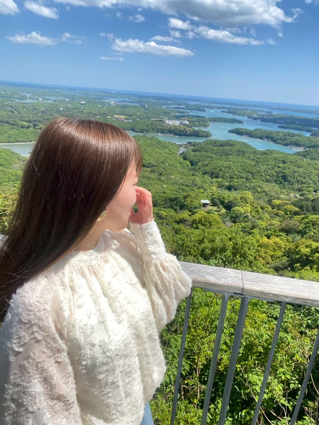 Miyu looking out over the bay